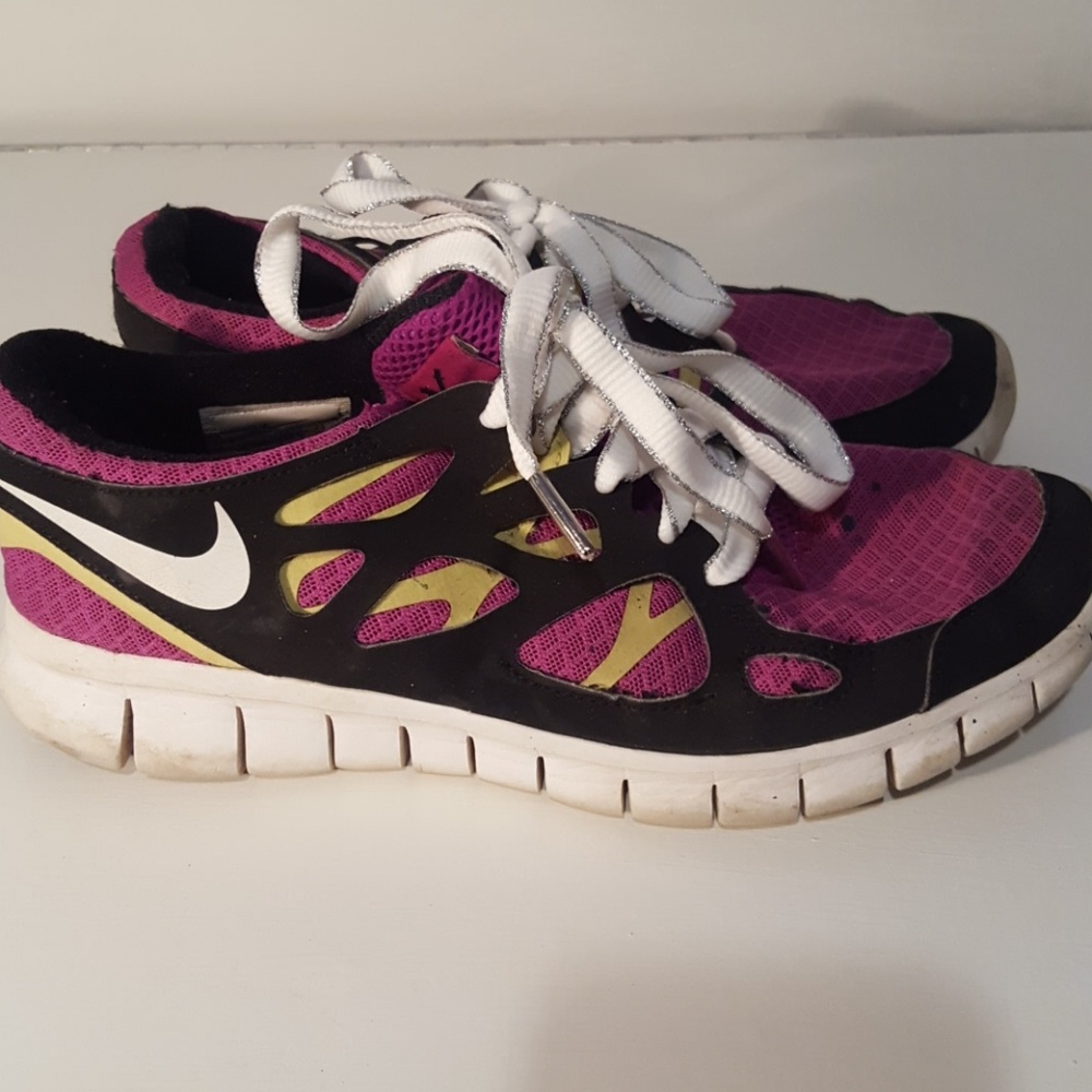 👟👟Ladies purple Nikes size 8 and 1/2